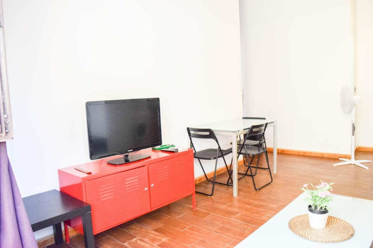 Apartamentos C/Carreteria Malaga Luaran gambar