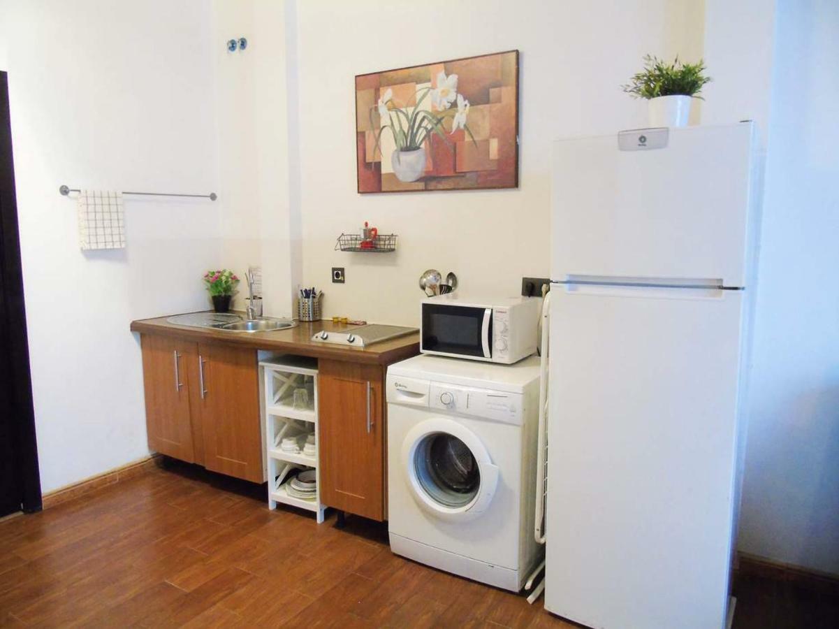 Apartamentos C/Carreteria Malaga Luaran gambar