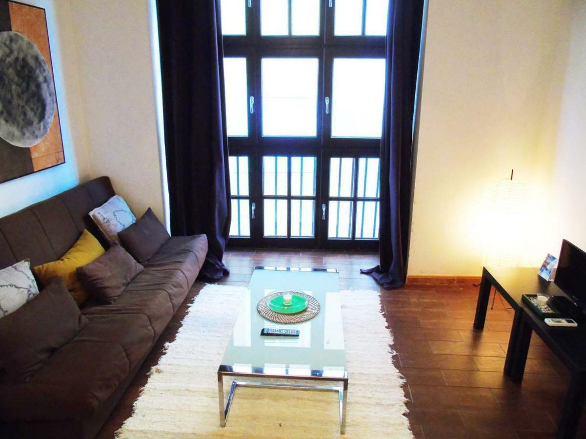 Apartamentos C/Carreteria Malaga Luaran gambar